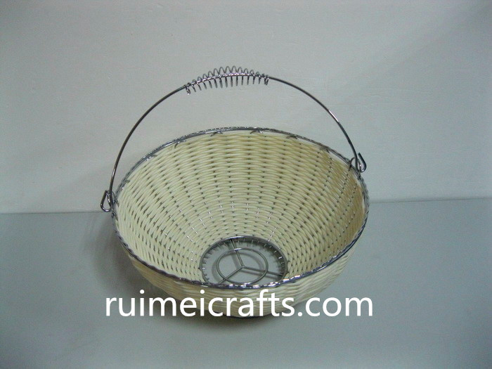 rattan basket with handle.jpg