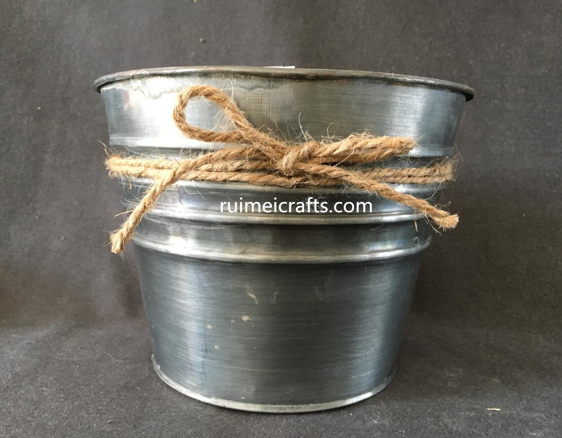 natural color galvanized iron sheet garden bucket.JPG