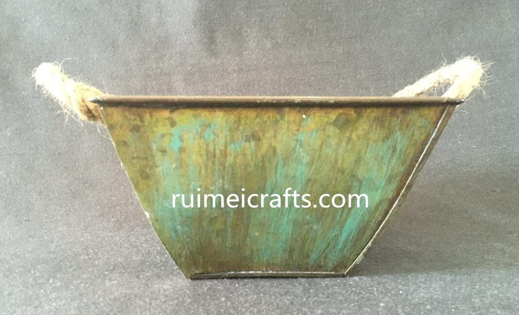 antique brass metal pot with sisal ears.JPG