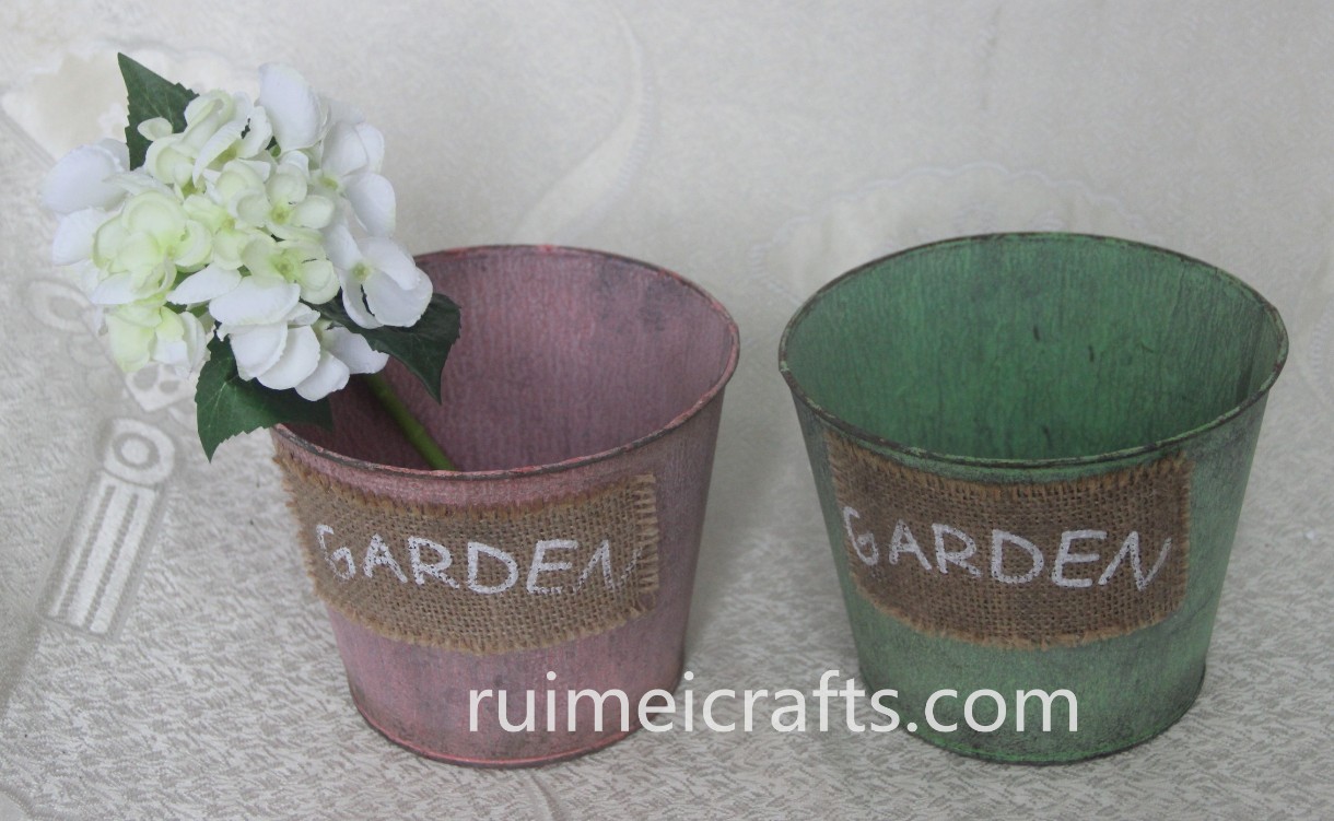 color vintage tin pots with sisal deco.JPG